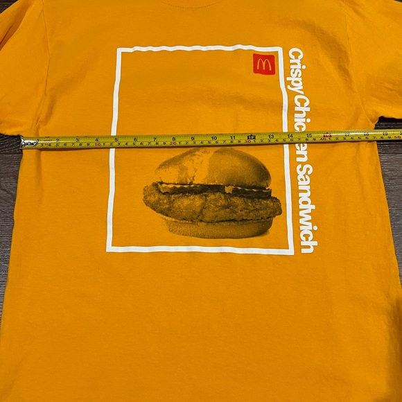Mc Donald crispy chicken sandwich shirts medium yellow - Picture 7 of 8